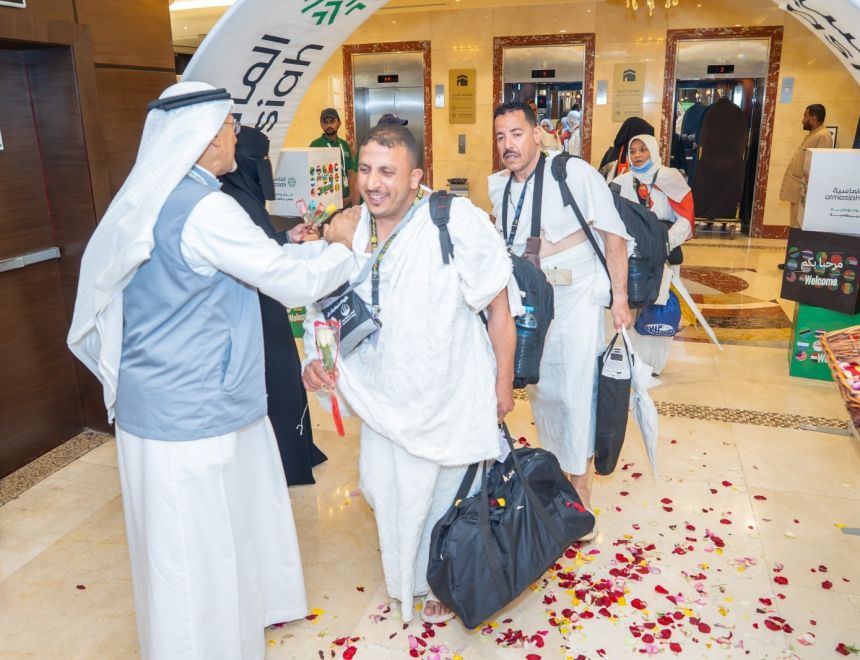 Warm Welcome by Al-Masiya Group: First Groups of Egyptian Pilgrims Arrive by Land in the Holy Land