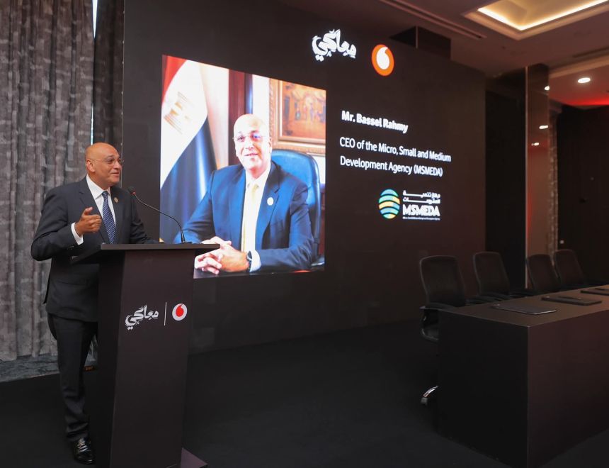 جهاز تنمية المشروعات وفودافون مصر يطلقان مبادرة "معاكى" بالتعاون مع سامسونج  إليكترونكس مصر ومؤسسة كير مصر لتطوير مهارات مليون سيدة في الصعيد