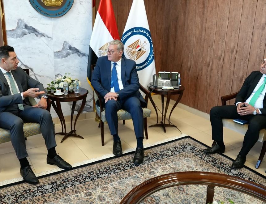 وزير البترول يبحث مع هاربور إنرجي البريطانية فرص الاستثمار وخطط انتاج الغاز بدسوق وغرب دلتا النيل