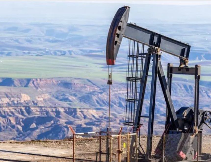 تراجع أسعار النفط مع استئناف صادرات كردستان وخطط «أوبك+» لزيادة الإنتاج