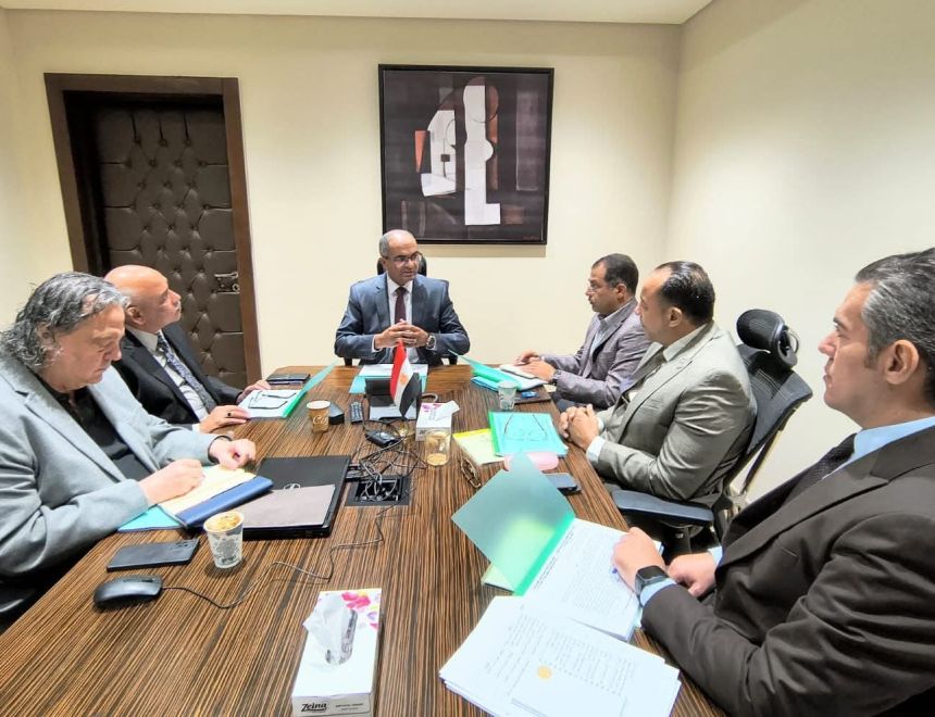 نائب وزير الإسكان يتابع موقف إعداد مسودة اللائحة التنفيذية لقانون تنظيم مرفق مياه الشرب والصرف الصحي