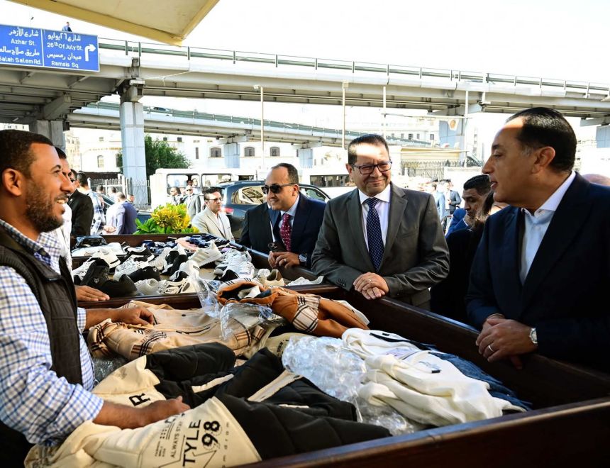 رئيس الوزراء يفتتح مشروع تطوير سوق العتبة بعد اكتمال الأعمال وإعادة تأهيلها
