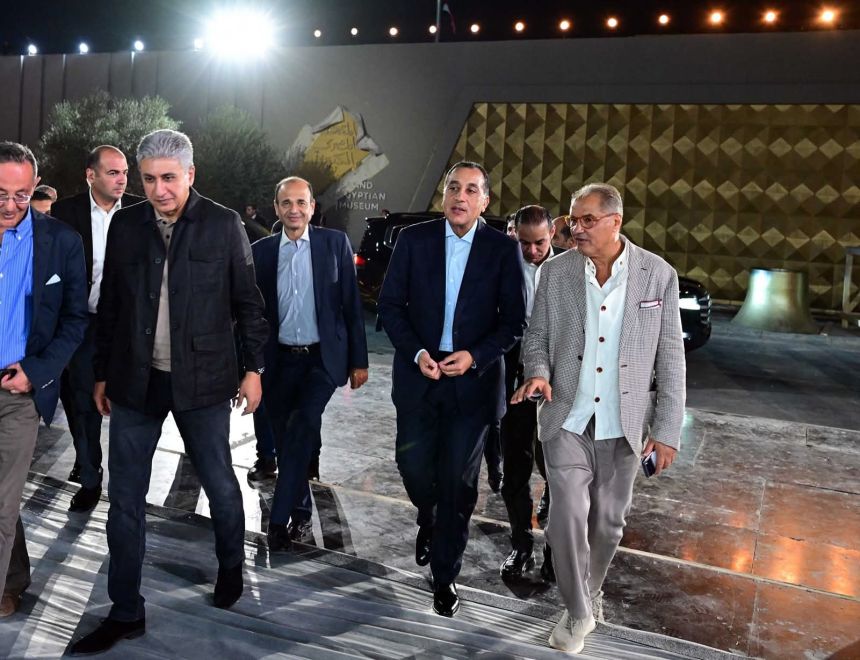 رئيس الوزراء يتابع ميدانياً اللمسات النهائية استعداداً لاحتفالية افتتاح المتحف المصري الكبير