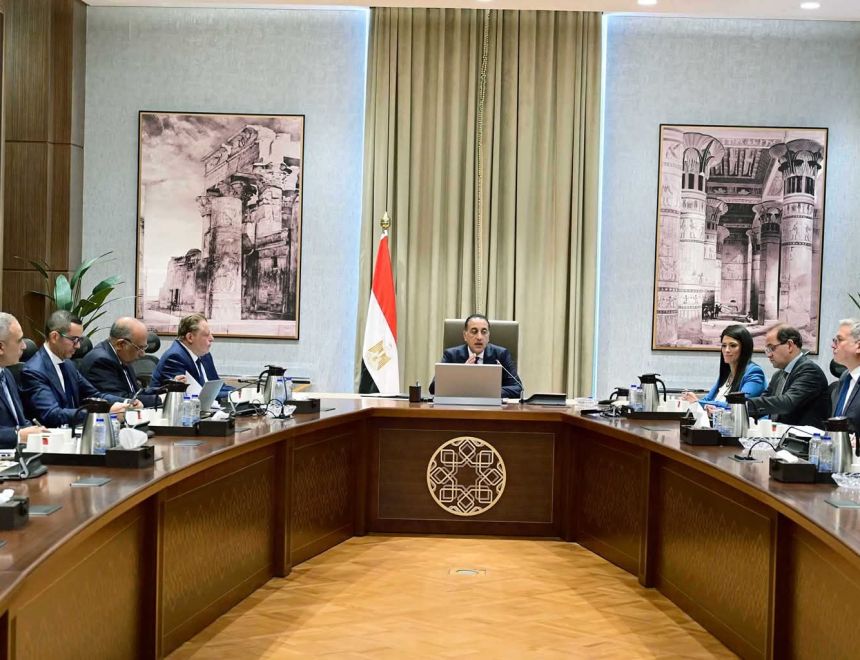 رئيس الوزراء يتابع موقف تنفيذ مشروعات الطاقة المُتجددة وربطها على الشبكة القومية للكهرباء