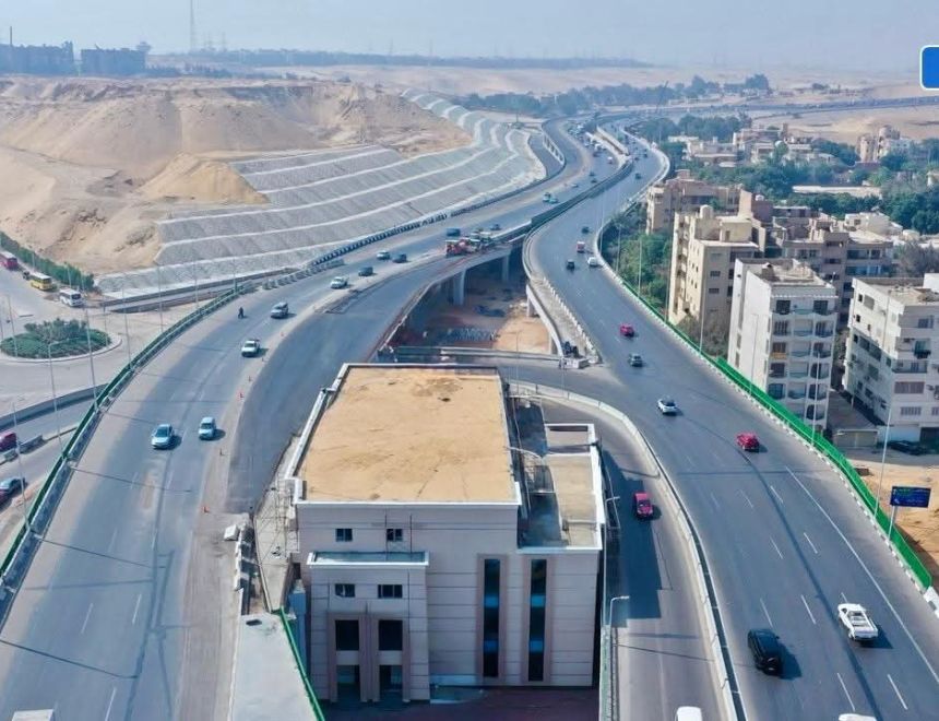 استعدادًا لافتتاح المتحف المصري الكبير.. وزير النقل يتابع جاهزية الطريق الدائري والمحاور الرئيسية