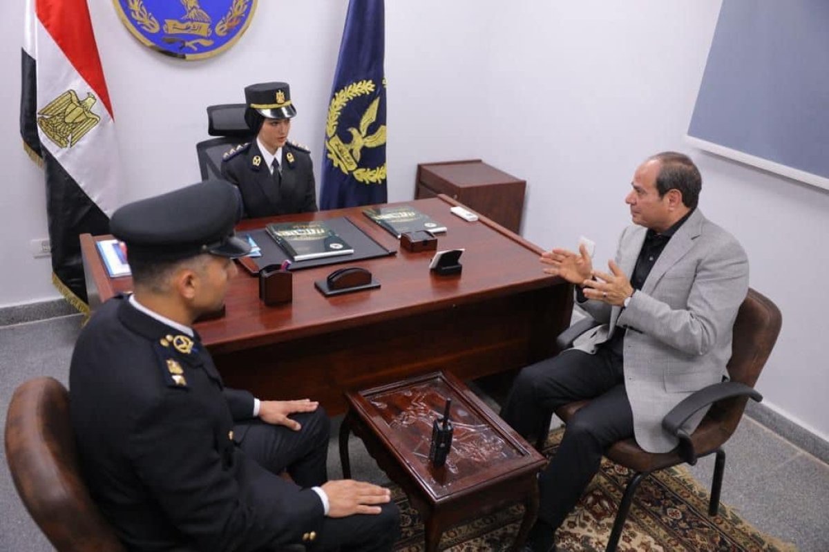 الرئيس السيسي يعرب عن سعادته بزيارة قسم أول مدينة نصر