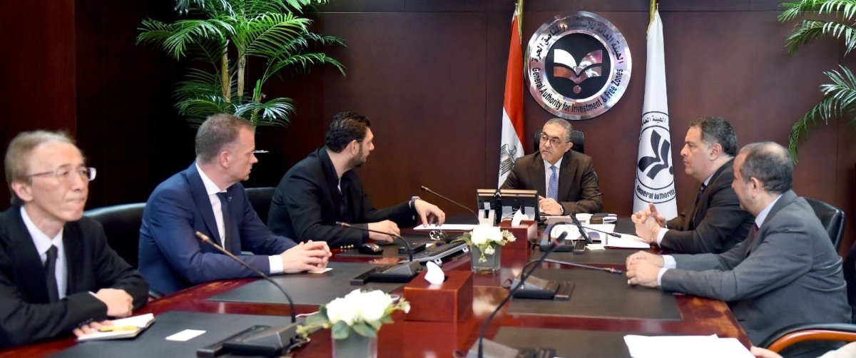 الهيئة العامة للاستثمار وشركة "سوميتومو" اليابانية  تبحثان فرص تعزيز صناعة السيارات في مصر