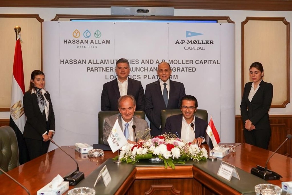 وزير الطيران المدنى يلتقى وفدا من شركتي حسن علام للمرافق وِ A.P. Moller  Capital  لبحث الفرص الاستثمارية
