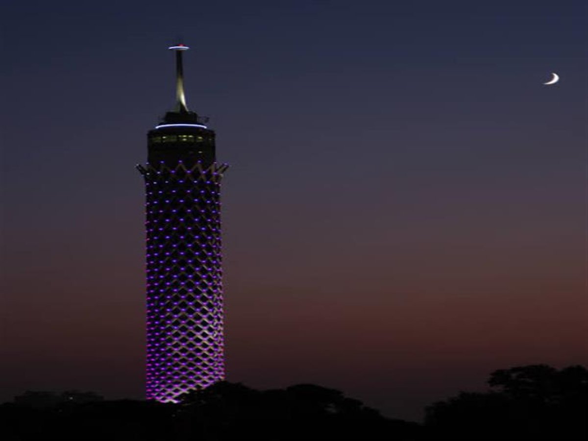الأمن يحبط عملية انتحار من أعلى برج القاهرة
