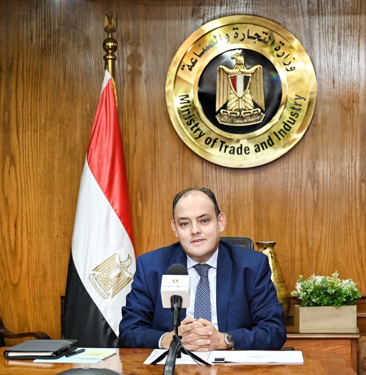 وزير التجارة والصناعة يتلقي تقرير حول تطور العلاقات التجارية والاستثمارية بين مصر واليابان
