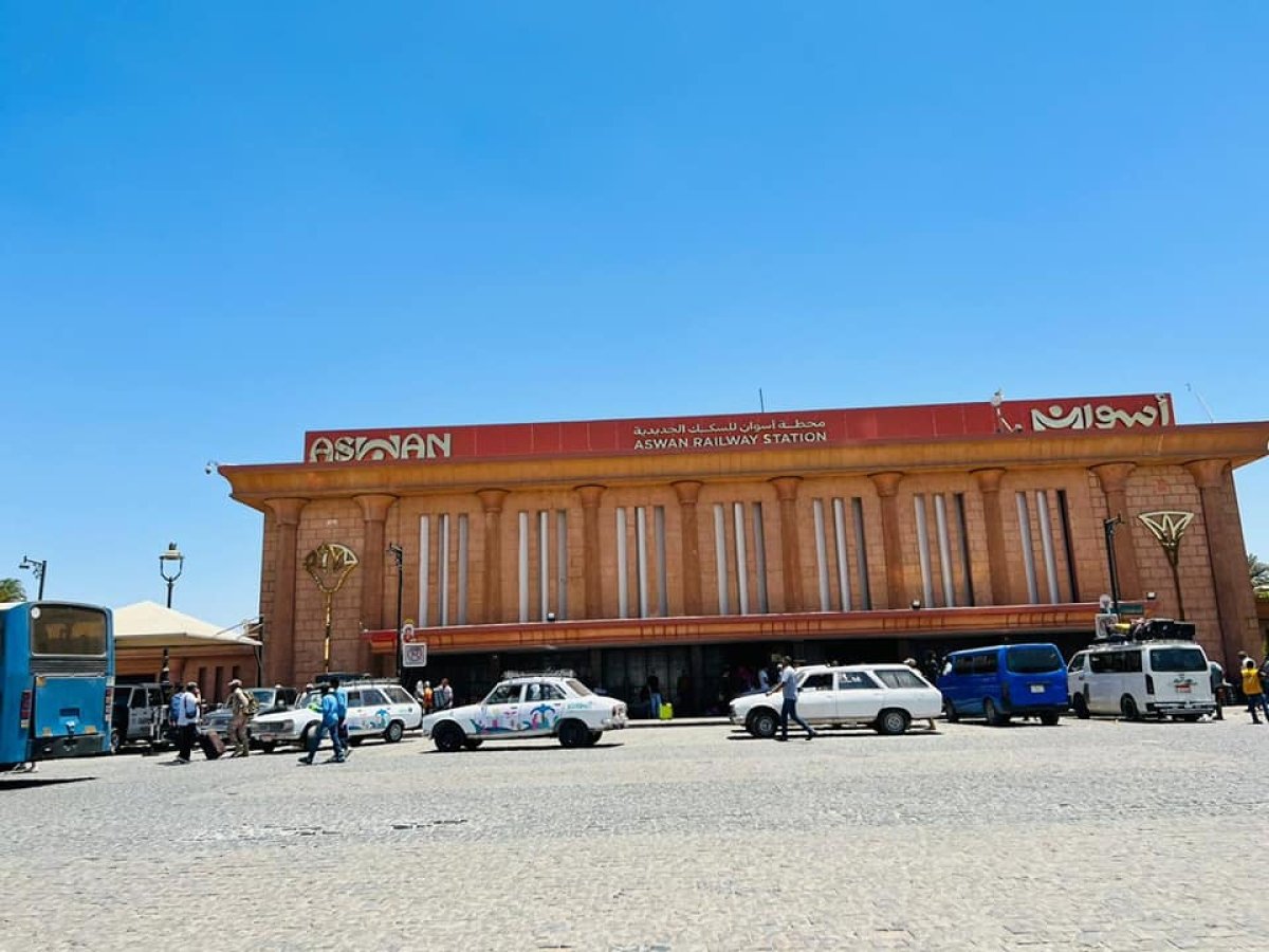 النقل: استمرار تسيير عدد من الرحلات الإضافية بالسكة الحديد لاستيعاب كثافة العائدين من السودان 
