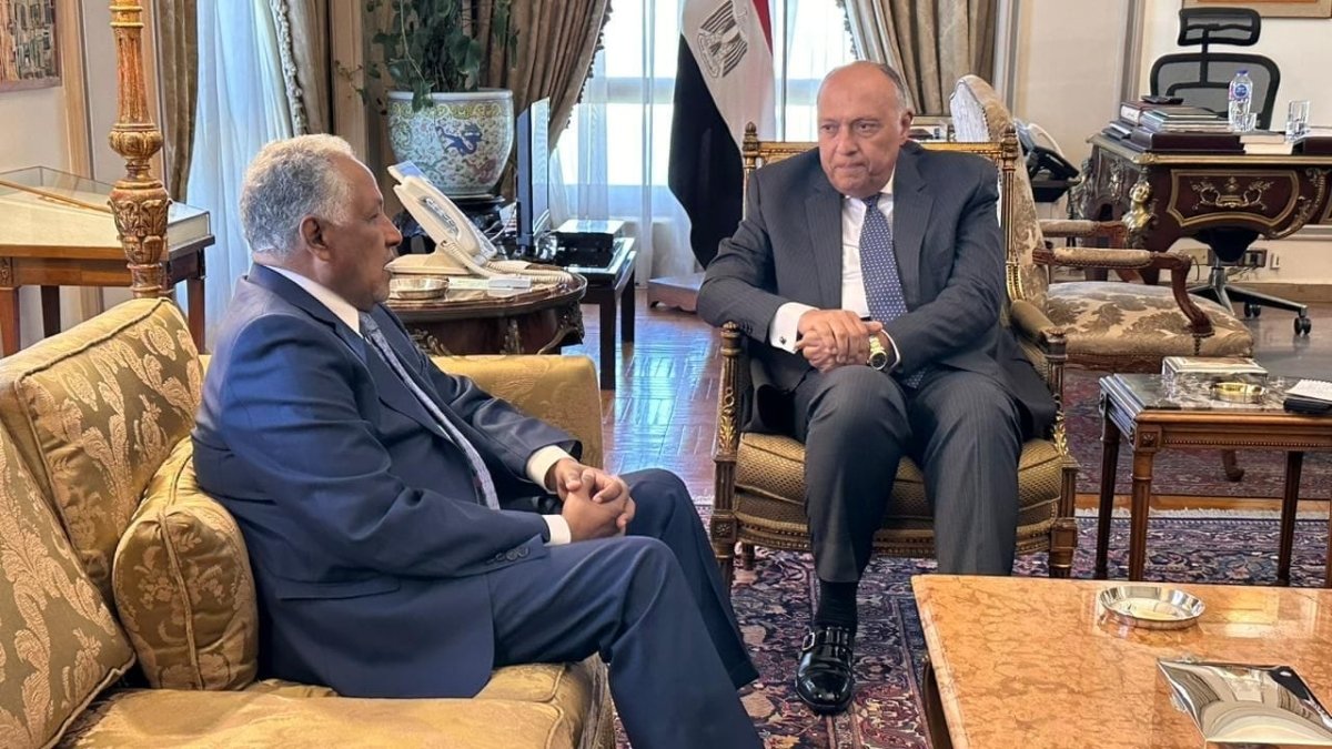 وزير الخارجية يستقبل المبعوث الخاص لرئيس مجلس السيادة السوداني