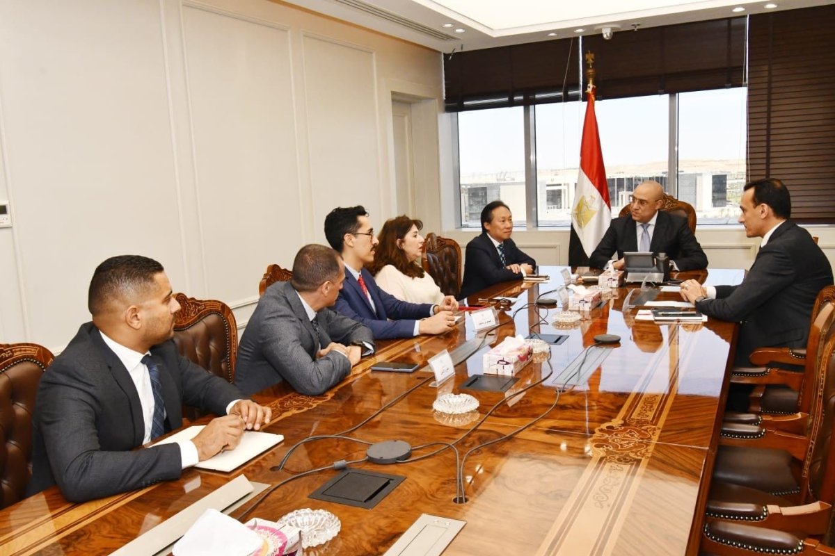 وزير الإسكان يلتقى مسئولى "الهابيتات" للإعداد لاستضافة مصر للمنتدى الحضرى العالمى فى دورته الثانية عشرة