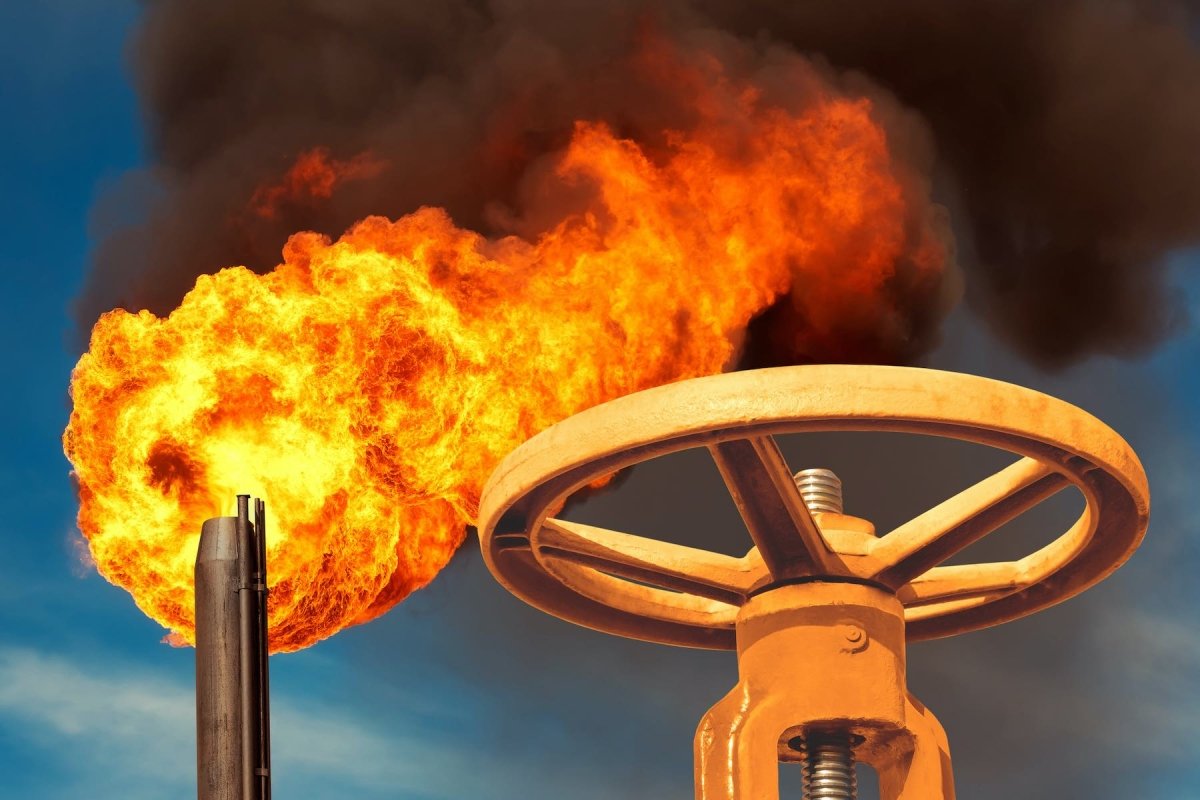 مصر تحقق تقدمًا كبيرًا في تحويل الغاز المصاحب لاستخراج النفط إلى صادرات غاز طبيعي بدلاً من حرقه