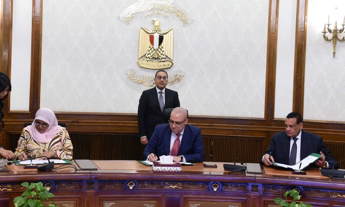 رئيس الوزراء يشهد مراسم توقيع اتفاقية بين الحكومة المصرية والأمم المتحدة (برنامج المستوطنات البشرية)