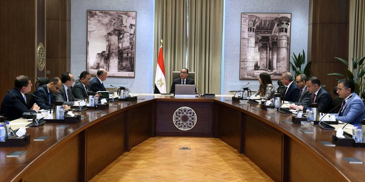 رئيس الوزراء يتابع مشروعات تطوير وإعادة إحياء عدد من المناطق بمحافظة القاهرة