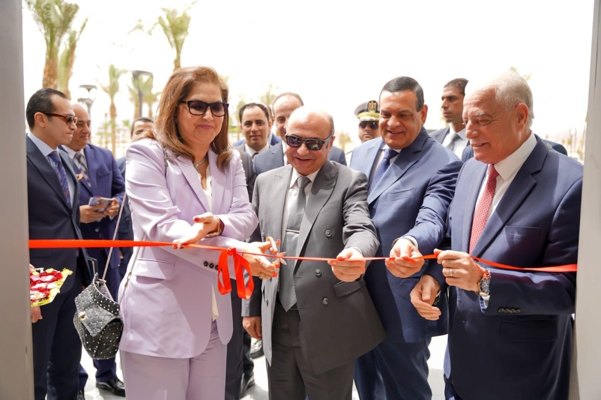 وزيرة التخطيط والتنمية الاقتصادية تفتتح مركز خدمات مصر بمدينة شرم الشيخ