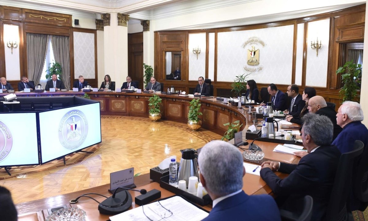 رئيس الوزراء يلتقى أعضاء الاتحاد المصري لجمعيات المستثمرين 