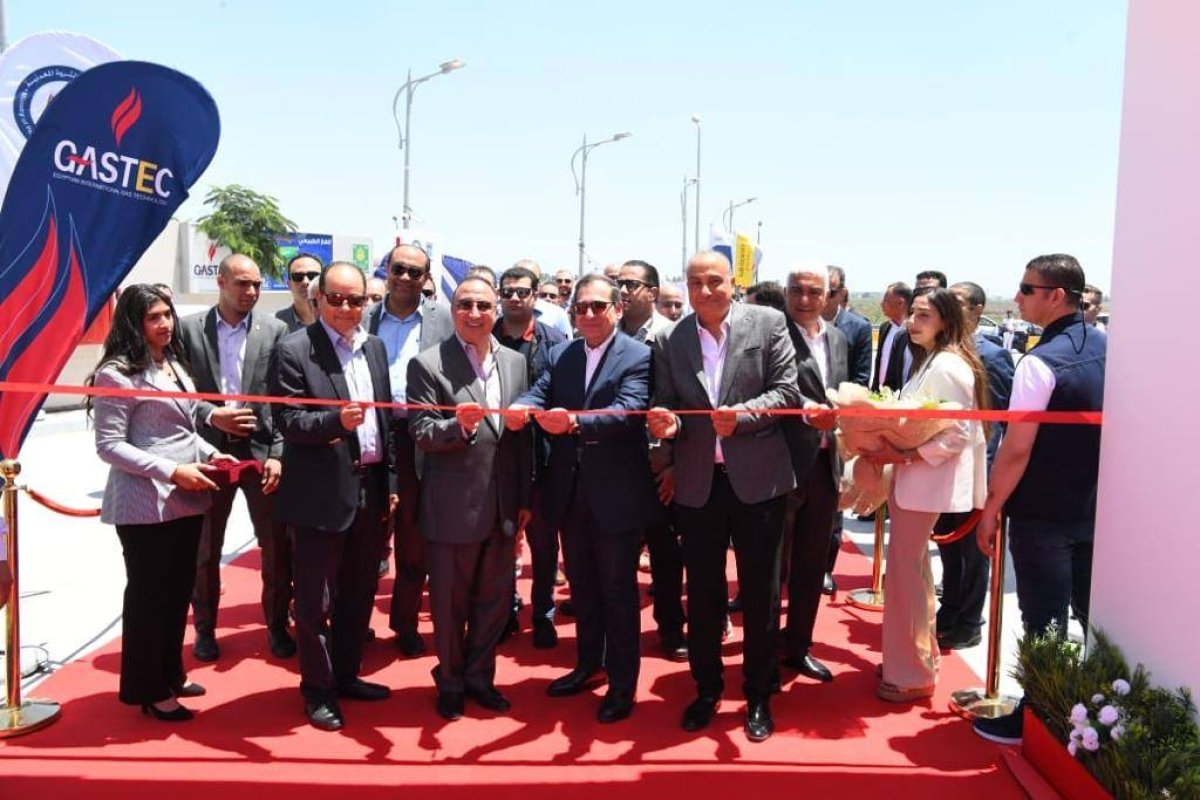 وزير البترول يفتتح محطة الوقود المتكاملة لتموين السيارات بالغاز الطبيعى بمحافظة الأسكندرية
