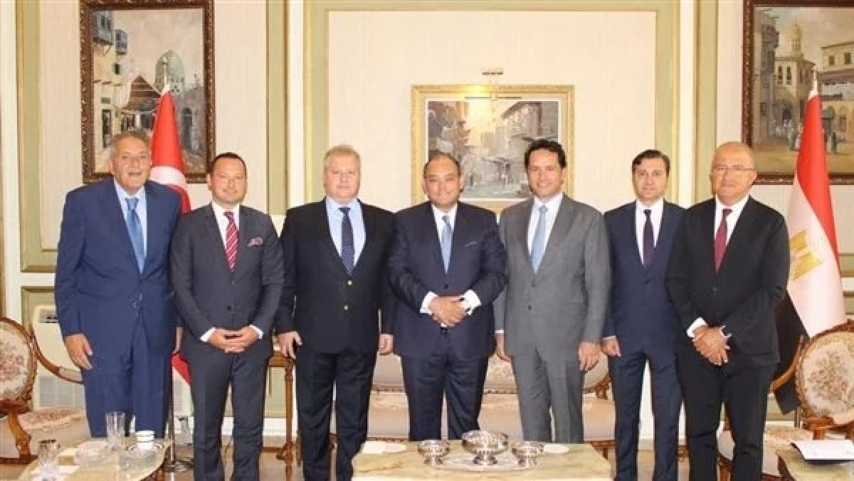 وزير التجارة يبحث مع بيكو مصر خططها الاستثمارية في الأسواق