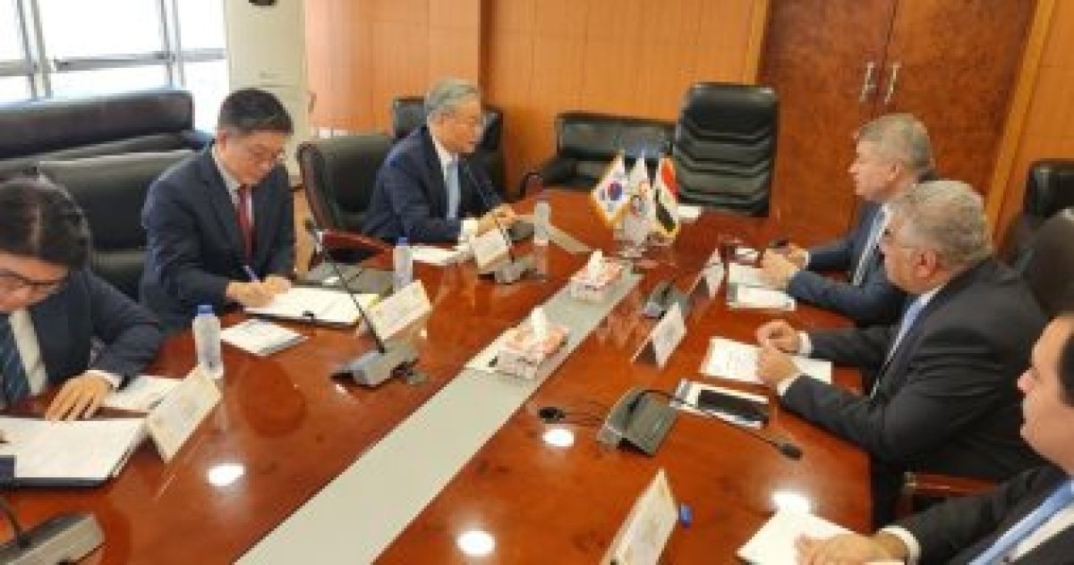 رئيس التنمية الصناعية وسفير كوريا الجنوبية يناقشان فرص التعاون المشترك 