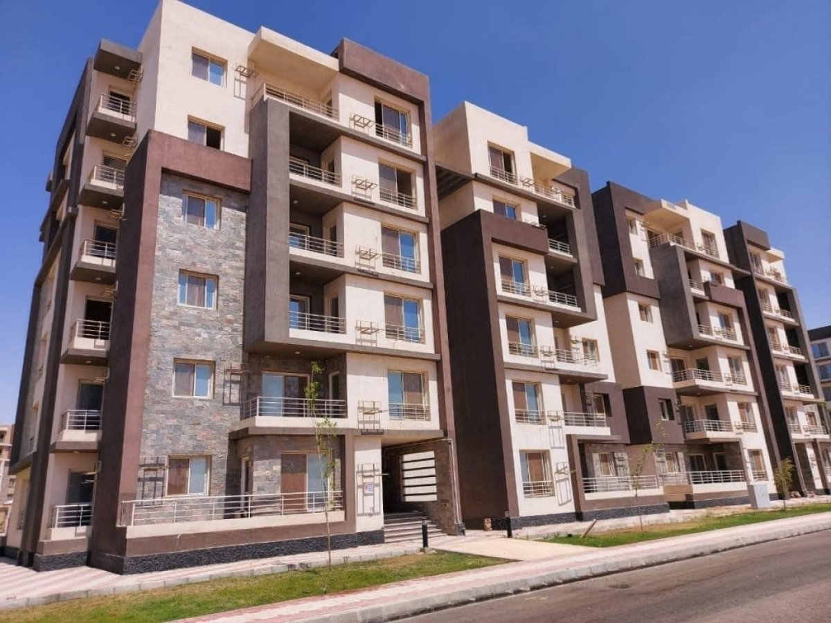 وزير الإسكان يتابع تنفيذ 2064 وحدة سكنية بمبادرة  «سكن كل المصريين» بالسويس 