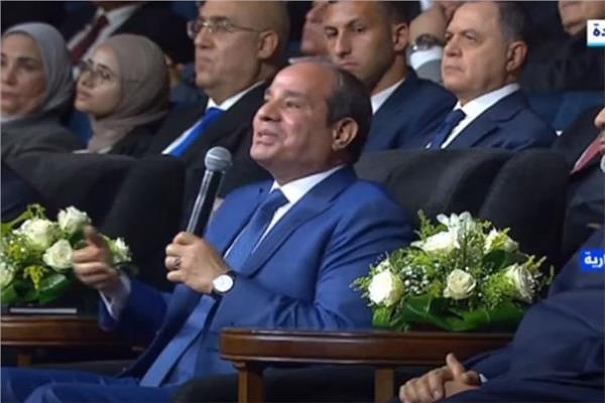 الرئيس السيسي: المجمعات الصناعية تسهل على المستثمر وتقدم مشروعًا جاهزًا للتشغيل