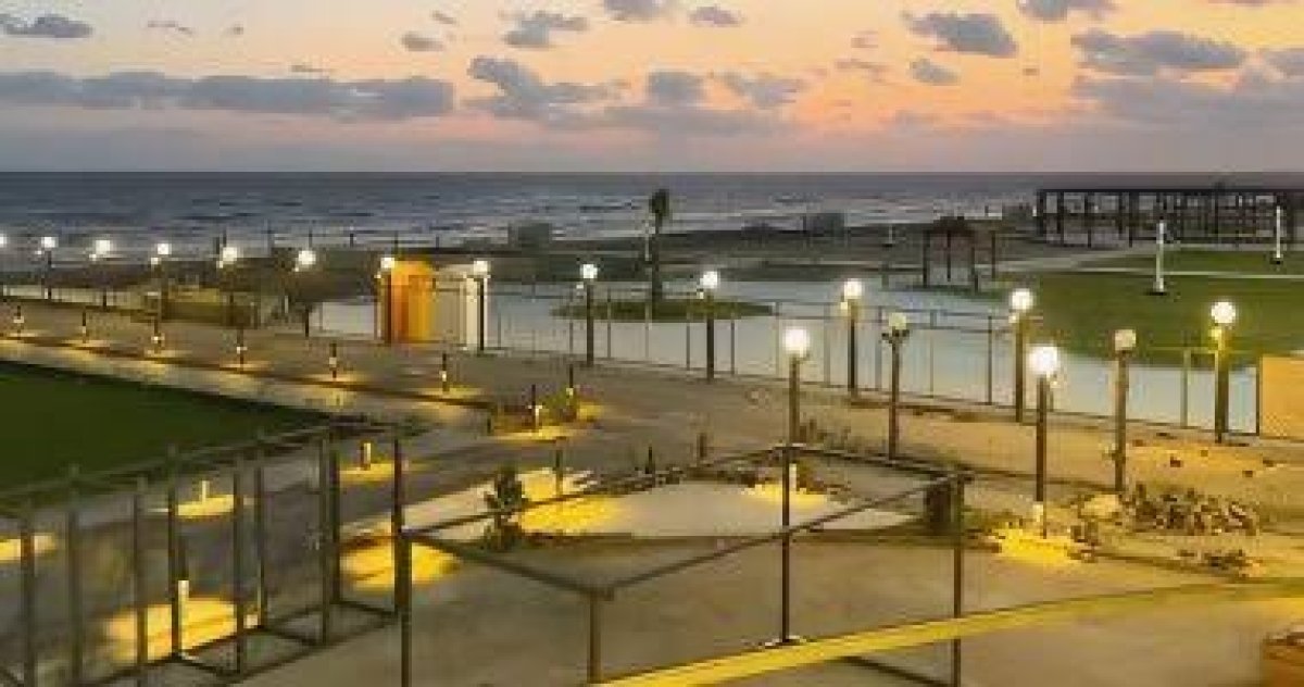 الإسكان تقرر إنشاء أول شاطئ خاص لذوى الهمم بمدينة دمياط الجديدة
