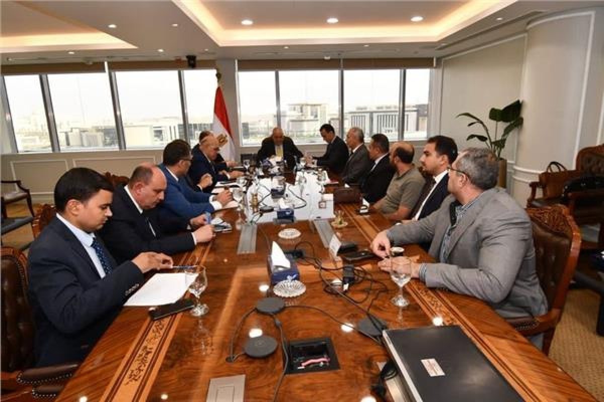وزير الإسكان ومحافظ القاهرة يتابعان الموقف التنفيذي لـ 4 مشروعات بالمحافظة