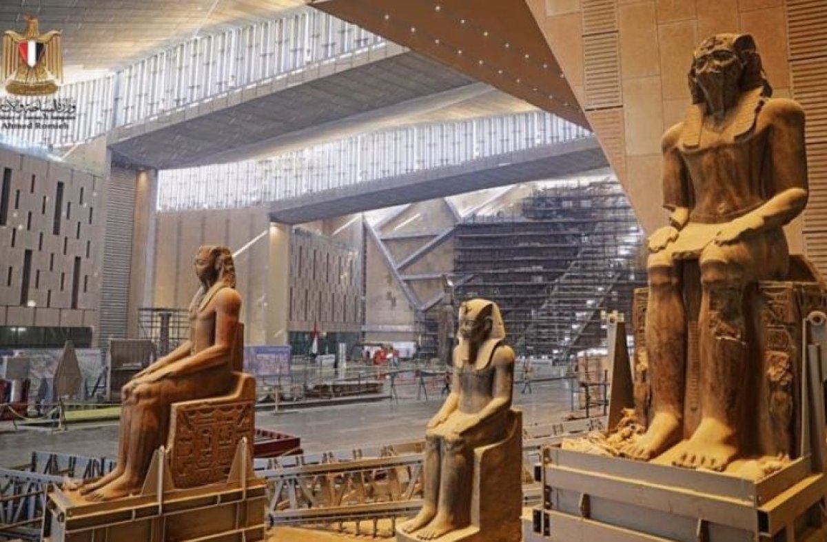 ربط المتحف المصري الكبير بمنطقة هضبة الأهرامات عبر  ممشى سياحي
