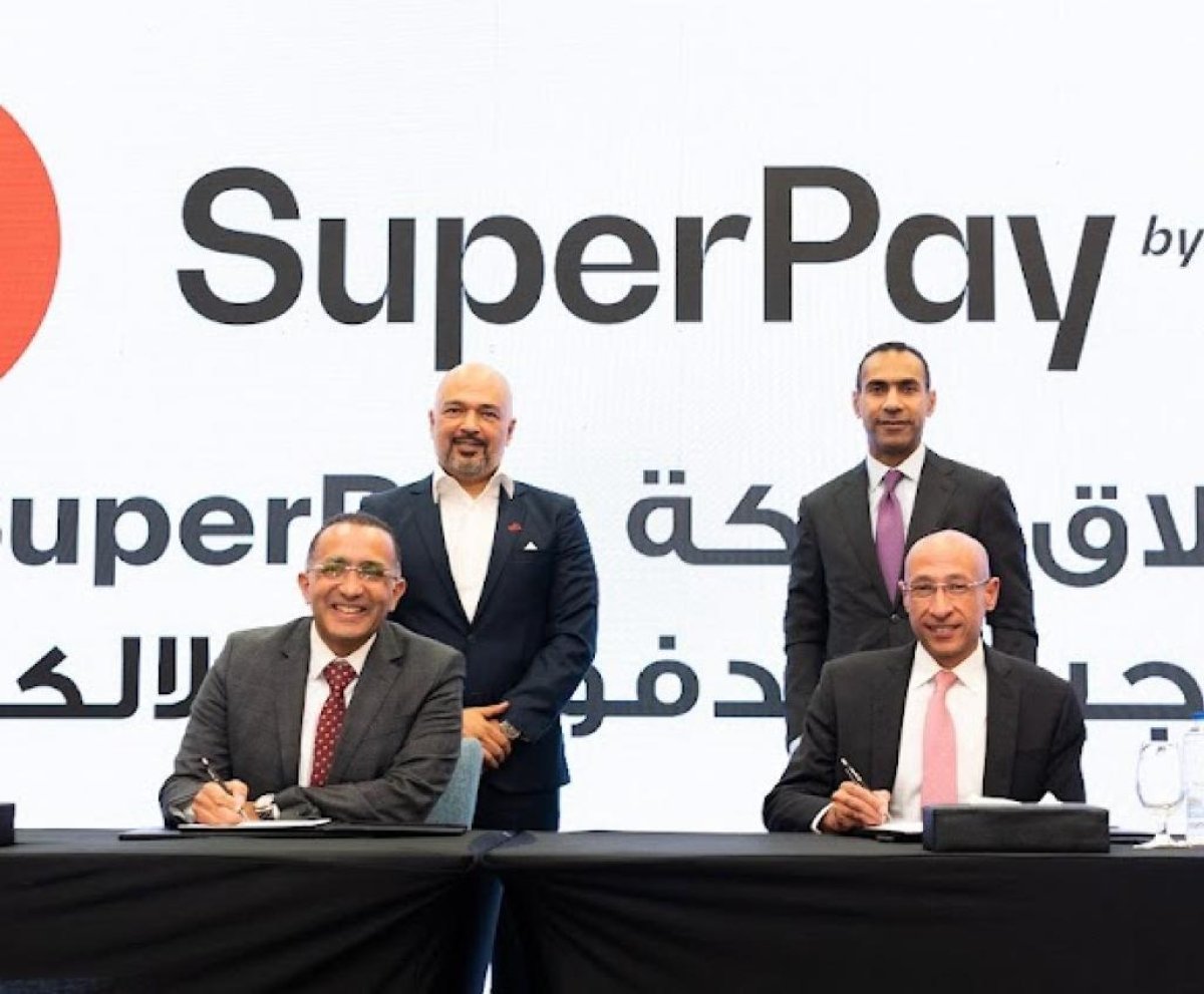 《اتصالات من &e》 وبنك مصر يطلقان 《SuperPay》 لتكنولوجيا المدفوعات الإلكترونية