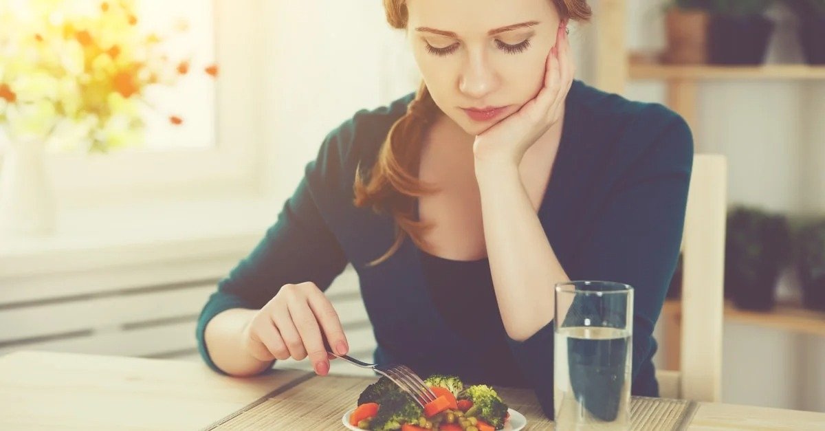 لو بتعاني من القلق أو الاكتئاب.. 5 عناصر غذائية تساعد على التخلص منهما