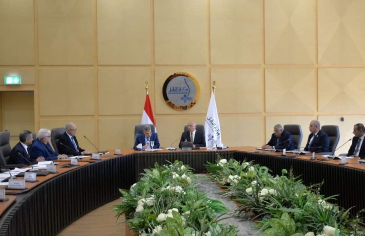 بتوجيهات رئاسية.. بحث تحديات توطين صناعة بناء واصلاح السفن في مصر