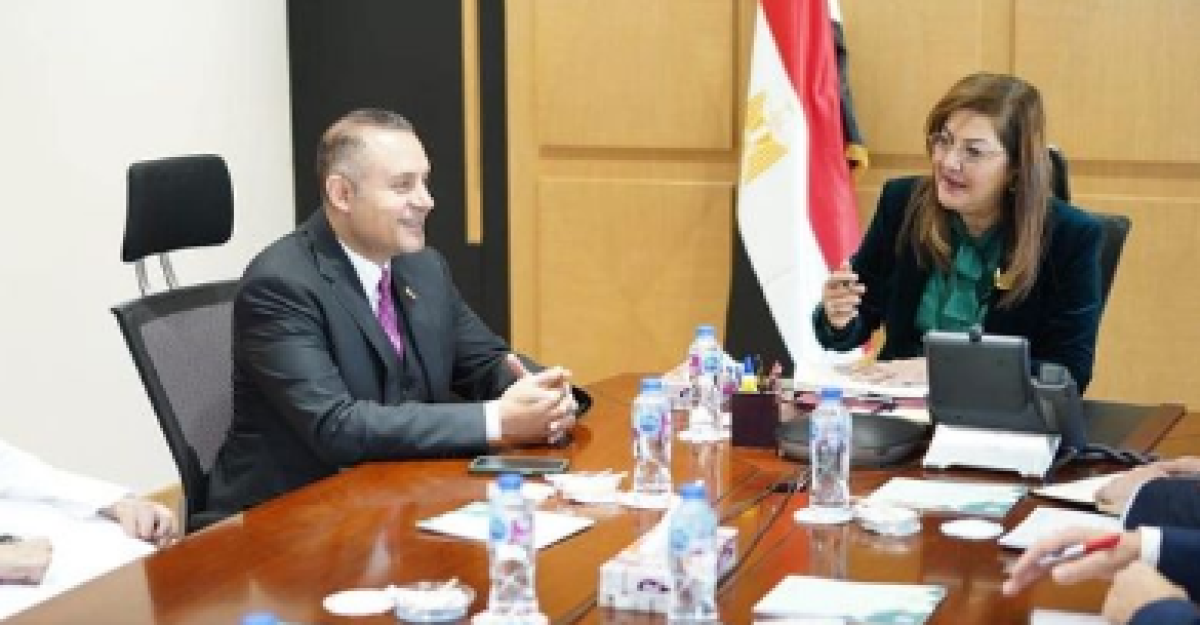 وزيرة التخطيط تبحث مع سفير قطرسبل تعزيز التعاون المستقبلي