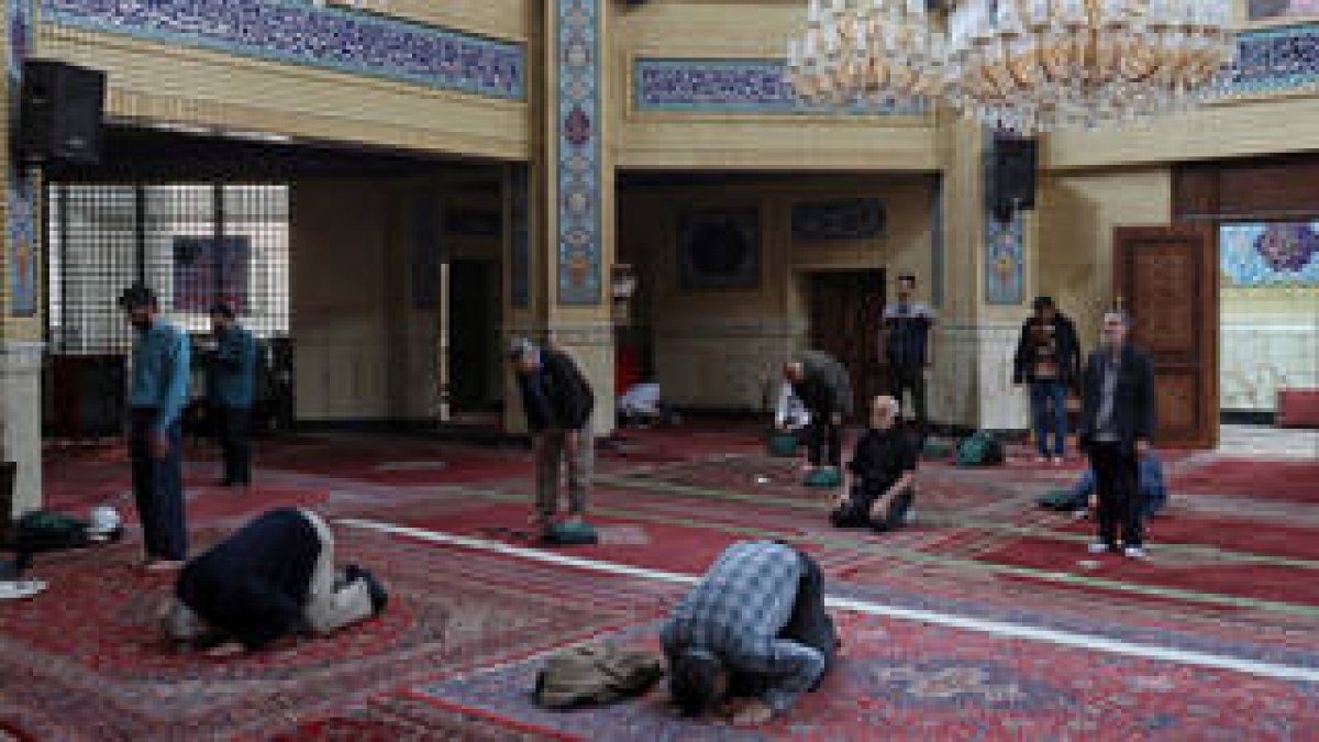 بيان الحكومة بشأن إغلاق كافة المساجد تحسباً للموجة الثانية لفيروس كورونا 