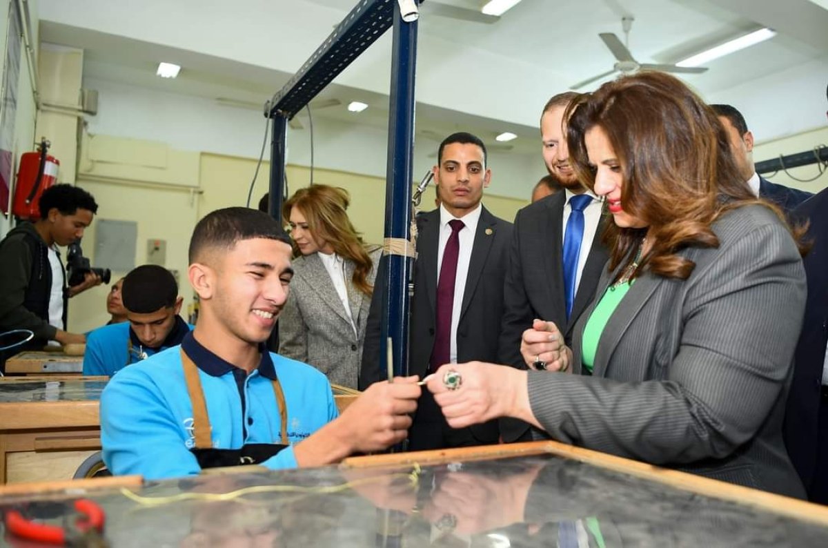 وزيرة الهجرة تزور مدرسة إيجيبت جولد للتكنولوجيا التطبيقية بمدينة العبور