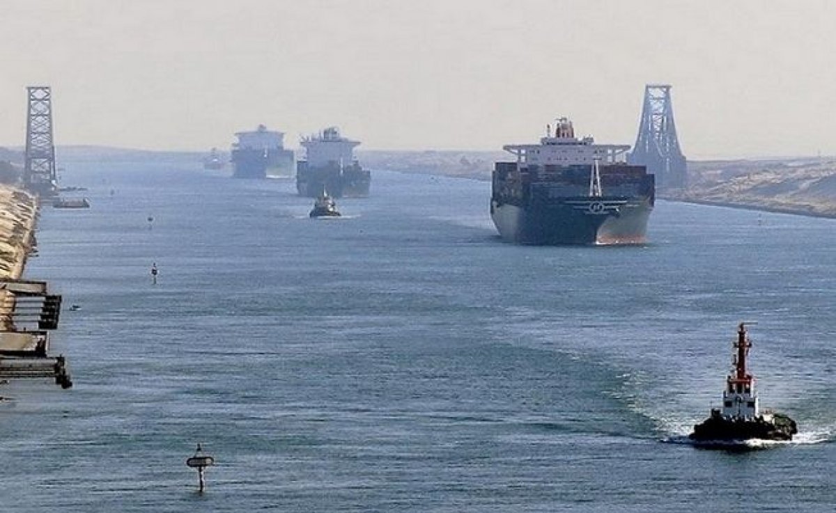 حقيقة تراجع أعداد السفن المارة بقناة السويس بنسبة 50% تزامناً مع الموجة الثانية