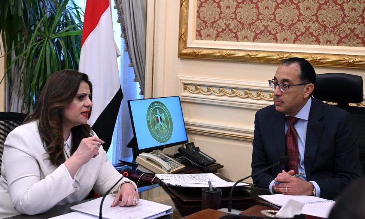 رئيس الوزراء: تطوير أول تطبيق إلكتروني للمصريين بالخارج يضم المحفزات الاستثمارية