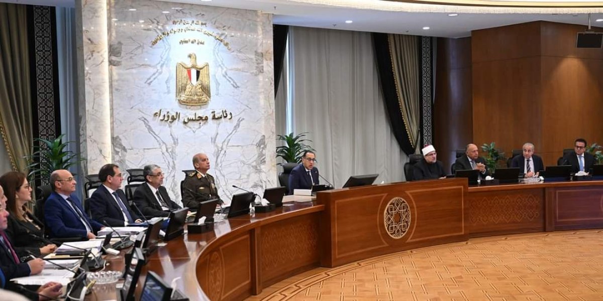 رئيس الوزراء يتقدم بالتهنئة نيابة عن أعضاء الحكومة للرئيس عبد الفتاح السيسي بمناسبة أداء اليمين الدستورية لفترة رئاسية جديدة