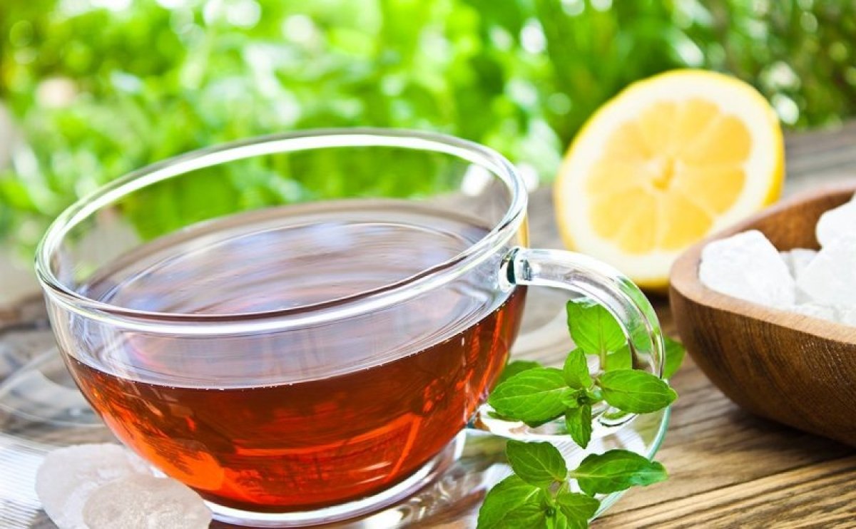 «الشاي أم العصير الطبيعي».. أي مشروب يجب أن تبدأ به يومك؟.. اعرف التفاصيل