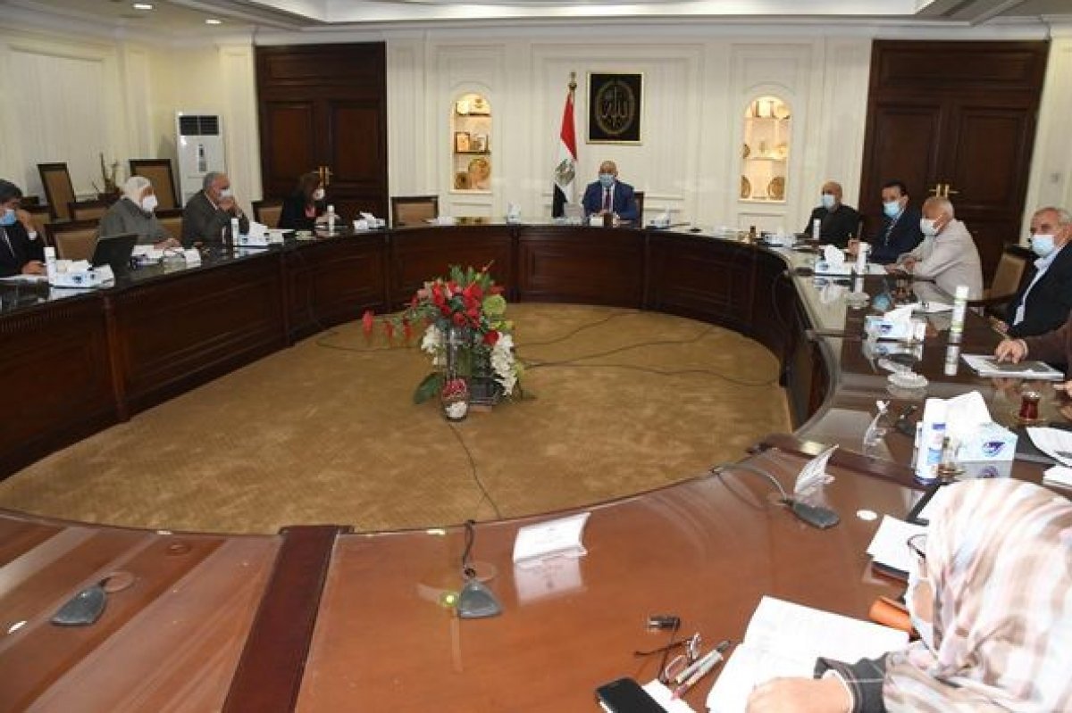 وزير الإسكان يتابع تنفيذ وحدات مشروع "سكن كل المصريين" لمنخفضى الدخل بعدد من المدن الجديدة