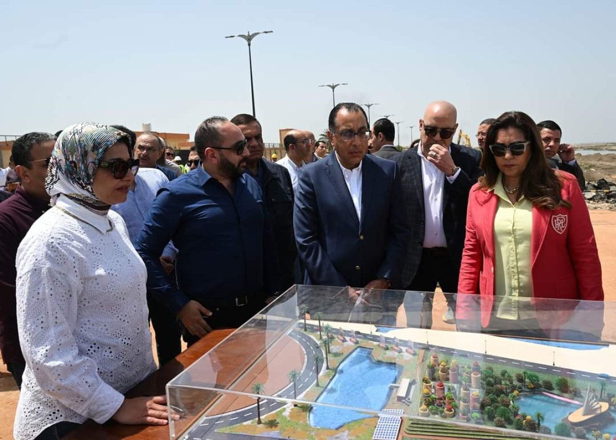 رئيس الوزراء يتفقد أعمال مشروع تطوير ورفع كفاءة طريق مدخل مدينة دمياط