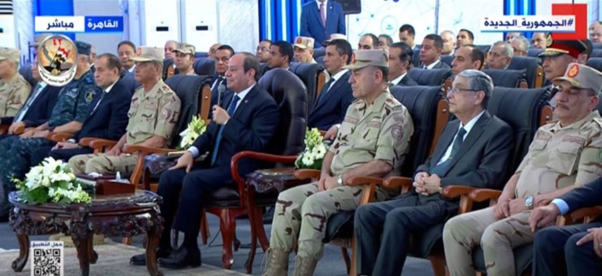 الرئيس السيسي إن مصر تمتلك موقعا متميزا يمكن استغلاله جيدا في الكابلات البحرية ونقل البيانات