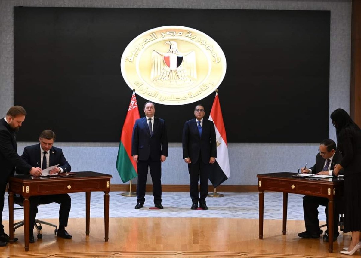 رئيسا وزراء مصر وبيلاروسيا يشهدان مراسم توقيع اتفاق لتعزيز نظام التجارة المشتركة