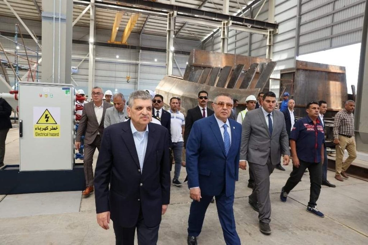 «أسامة ربيع» يشهد افتتاح مصنع «مصر» لبناء القاطرات في شركة ترسانة جنوب البحر الأحمر