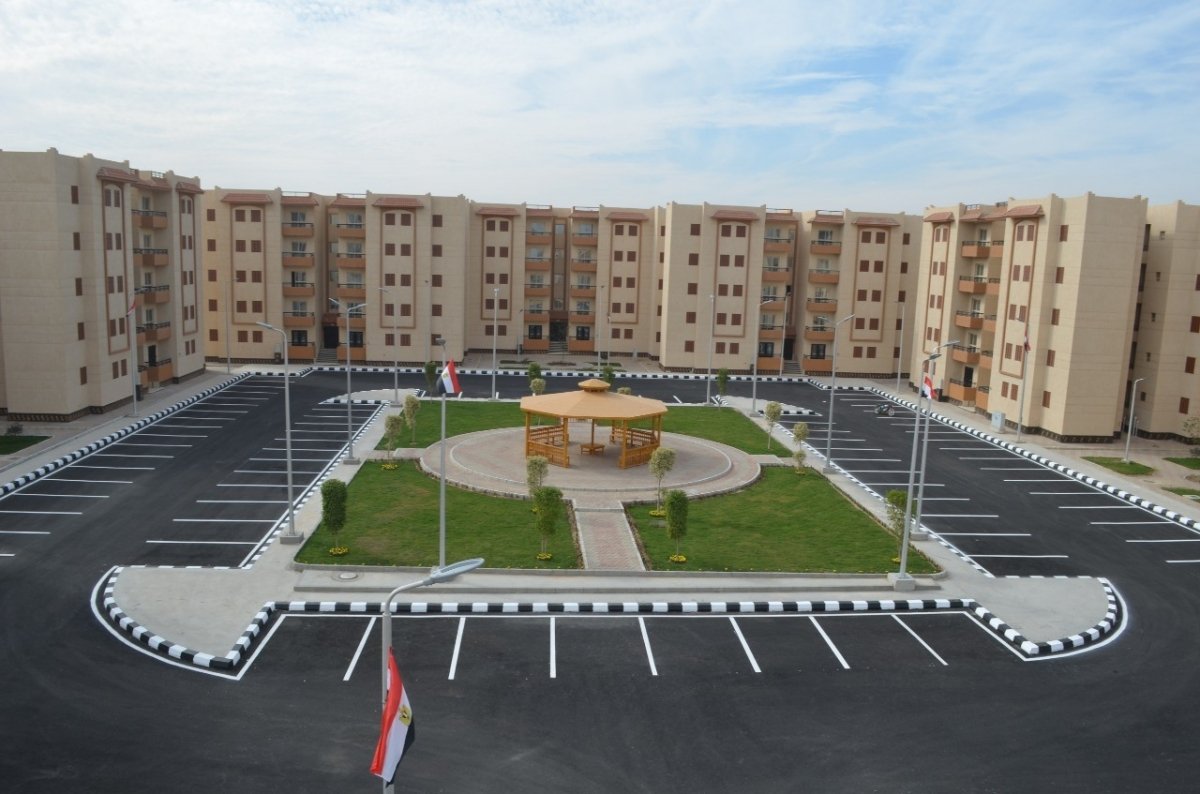 الجزار: الانتهاء من تنفيذ 44 الف وحدة سكنية بالإسكان الاجتماعى بمدينة العاشر من رمضان.