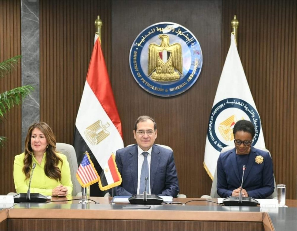 «الملا» يشهد توقيع اتفاق منحة دراسة جدوى بين الإسكندرية للبترول والوكالة الأمريكية للتجارة والتنمية
