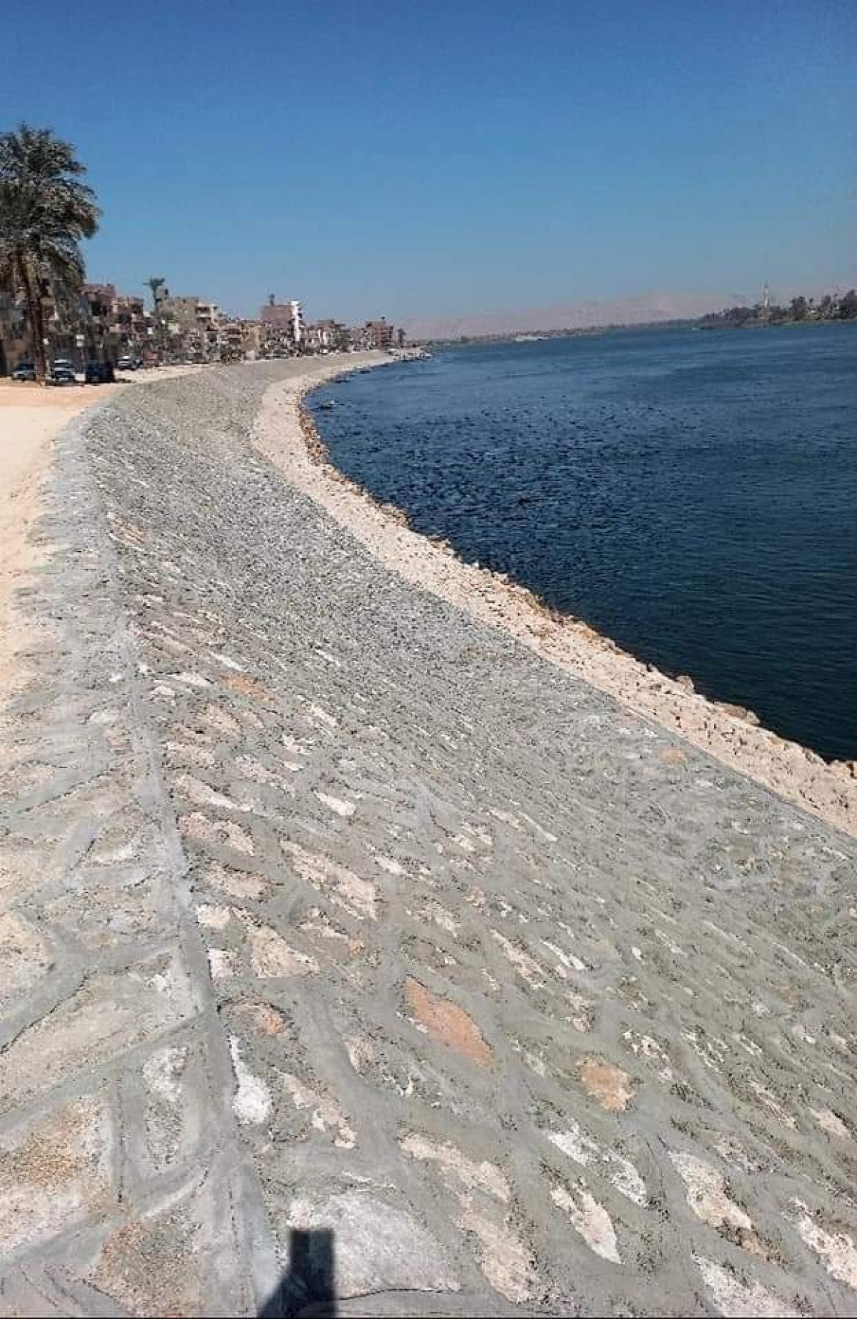 وزير الري يتابع أعمال تطوير وحماية نهر النيل وفرعيه  وإزالة التعديات