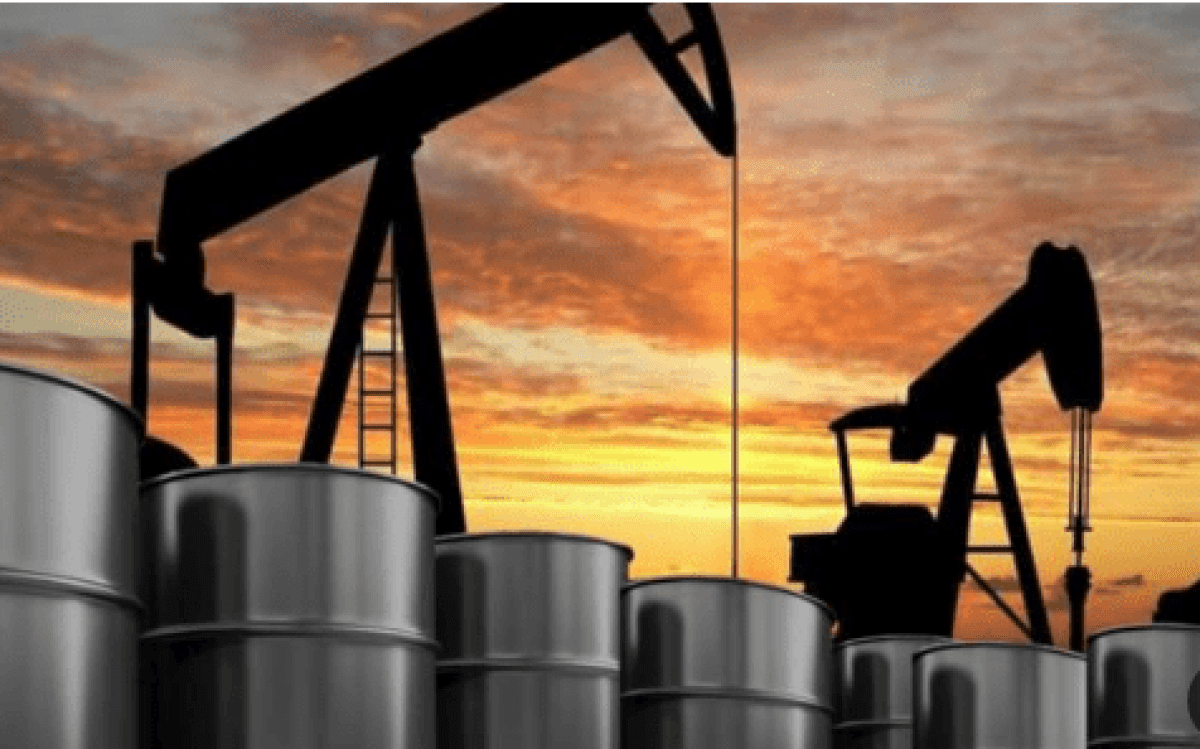 صعود النفط مدعوم ببيانات عن انخفاض كبير بمخزونات الخام الأميركية