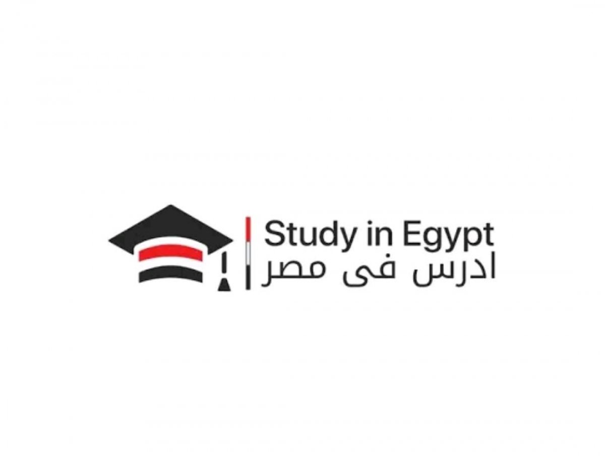 وزير التعليم العالي يستعرض مشاركة مبادرة "ادرس فى مصر" فى فعاليات معرض الخرطوم الدولى